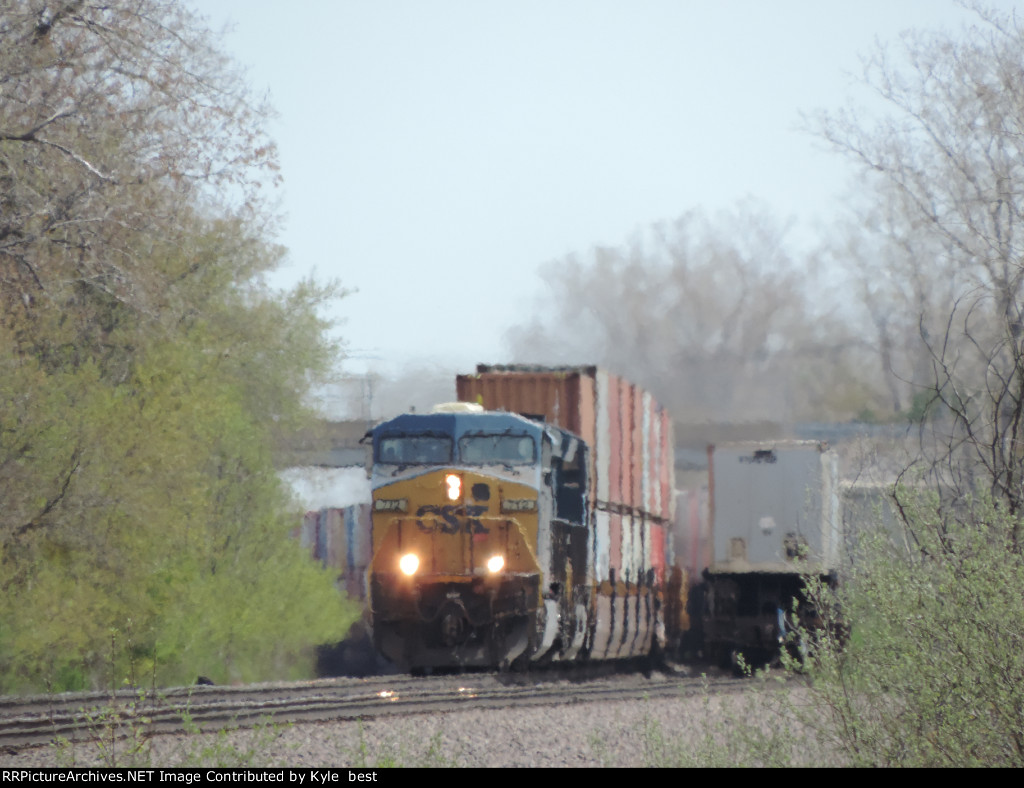 CSX 712 on I169